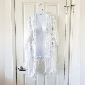 ✨️HP✨️Forgotten Grace | Pretty White Embroidered Open Lace 3/4 Sleeve Cover Up